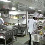 Có Nên Mua Bếp Từ Công Nghiệp Cũ Hay Không?